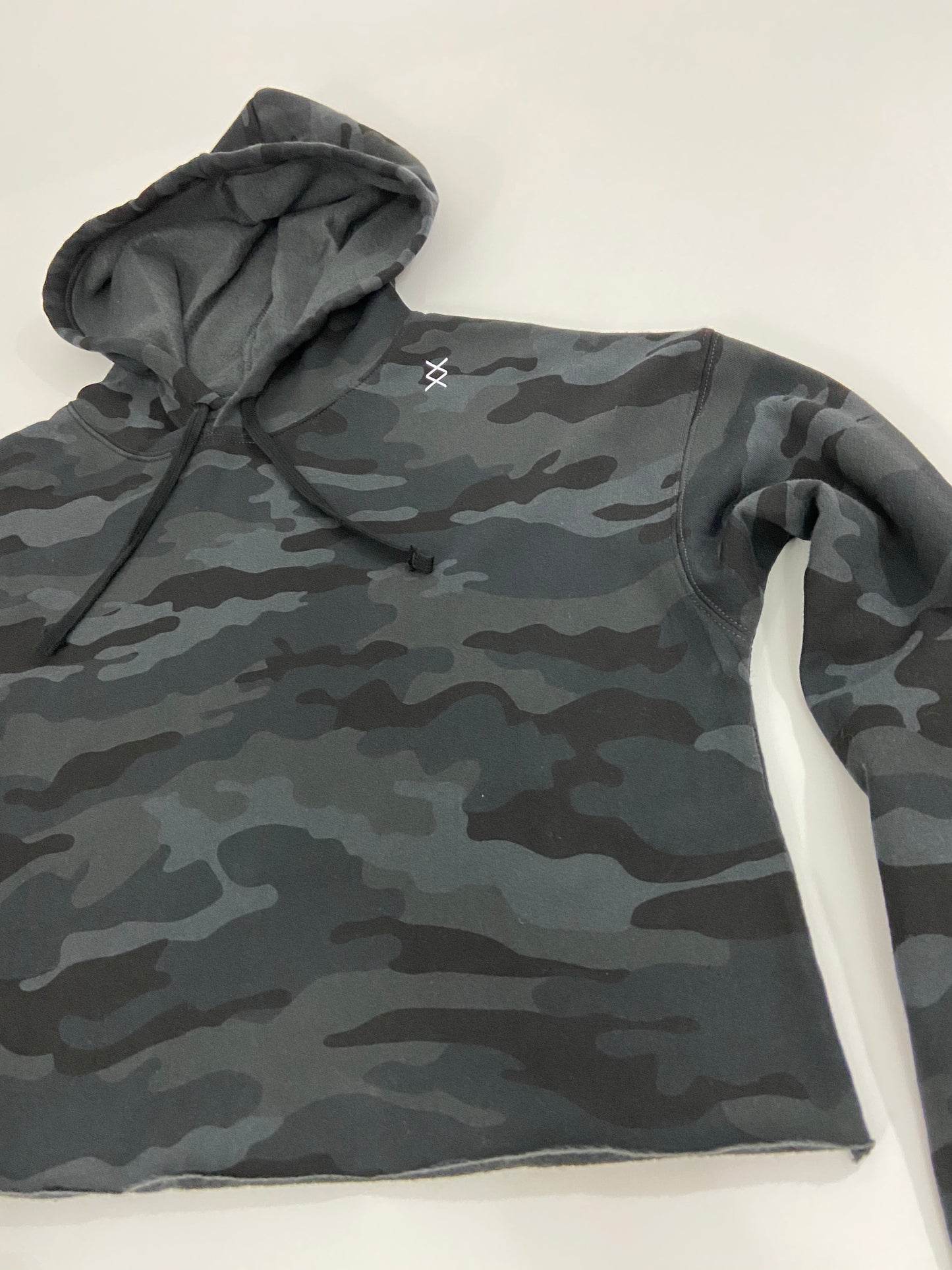 BLACK CAMO CROP PULLOVER